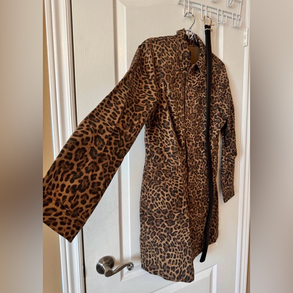 GAP Dresses & Skirts - GAP Leopard Print Long Sleeve Dress